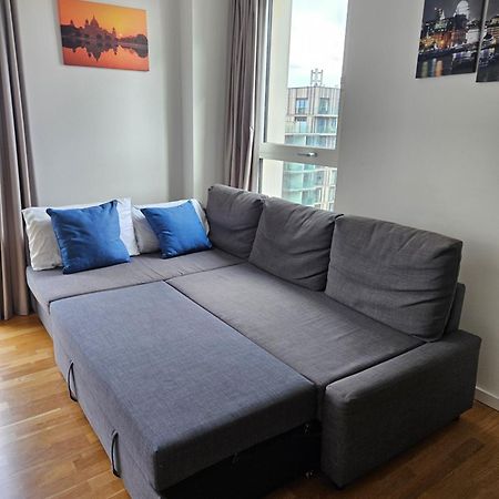 Lovely 2 Bedroom Flat With Balcony In Stratford Londen Buitenkant foto