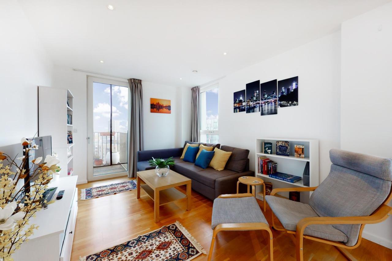 Lovely 2 Bedroom Flat With Balcony In Stratford Londen Buitenkant foto