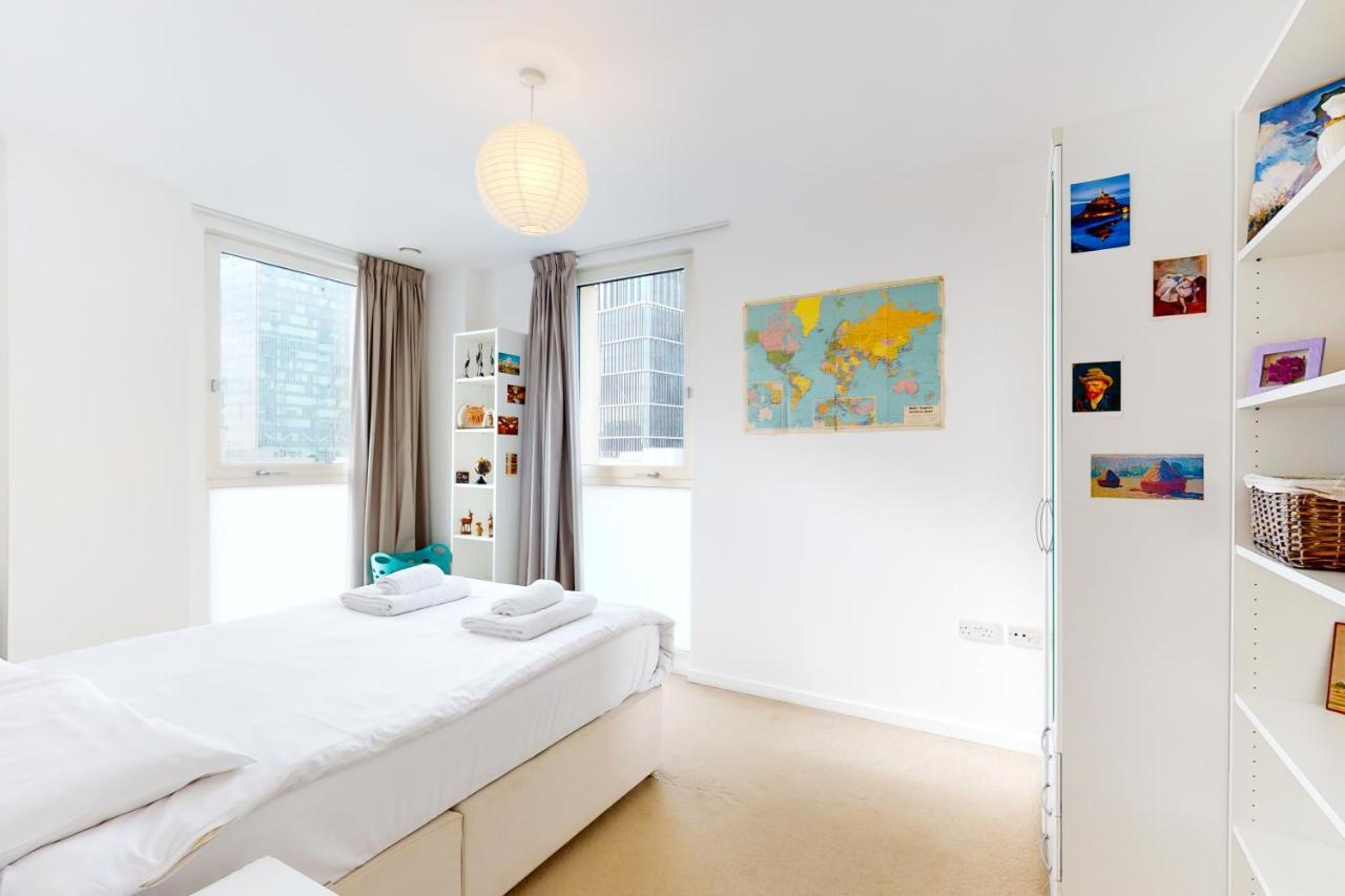 Lovely 2 Bedroom Flat With Balcony In Stratford Londen Buitenkant foto
