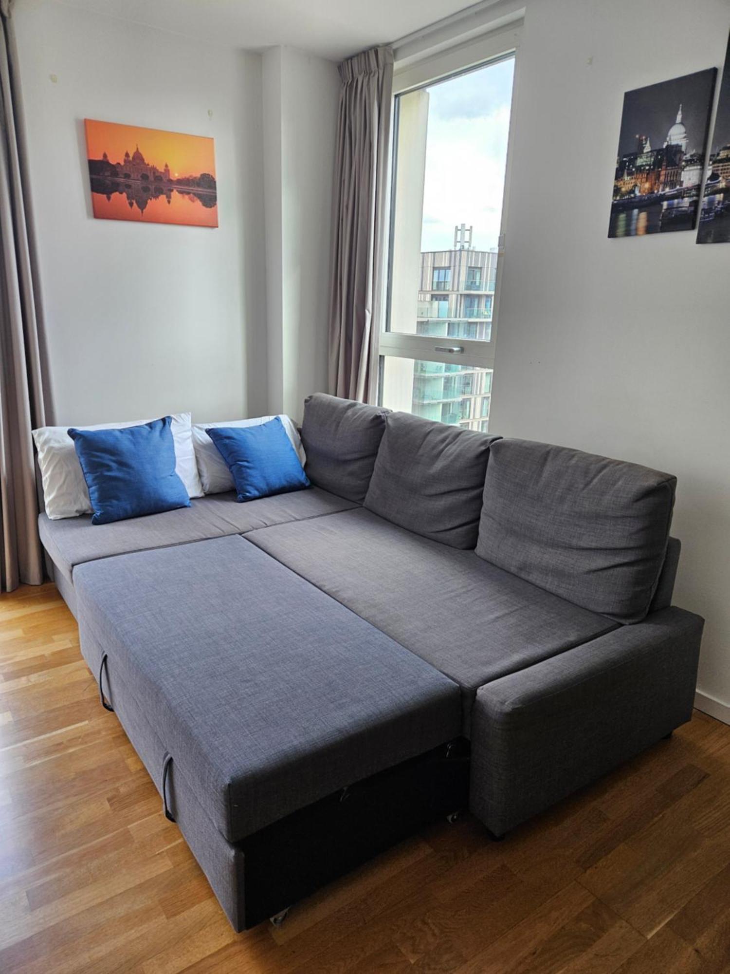 Lovely 2 Bedroom Flat With Balcony In Stratford Londen Buitenkant foto